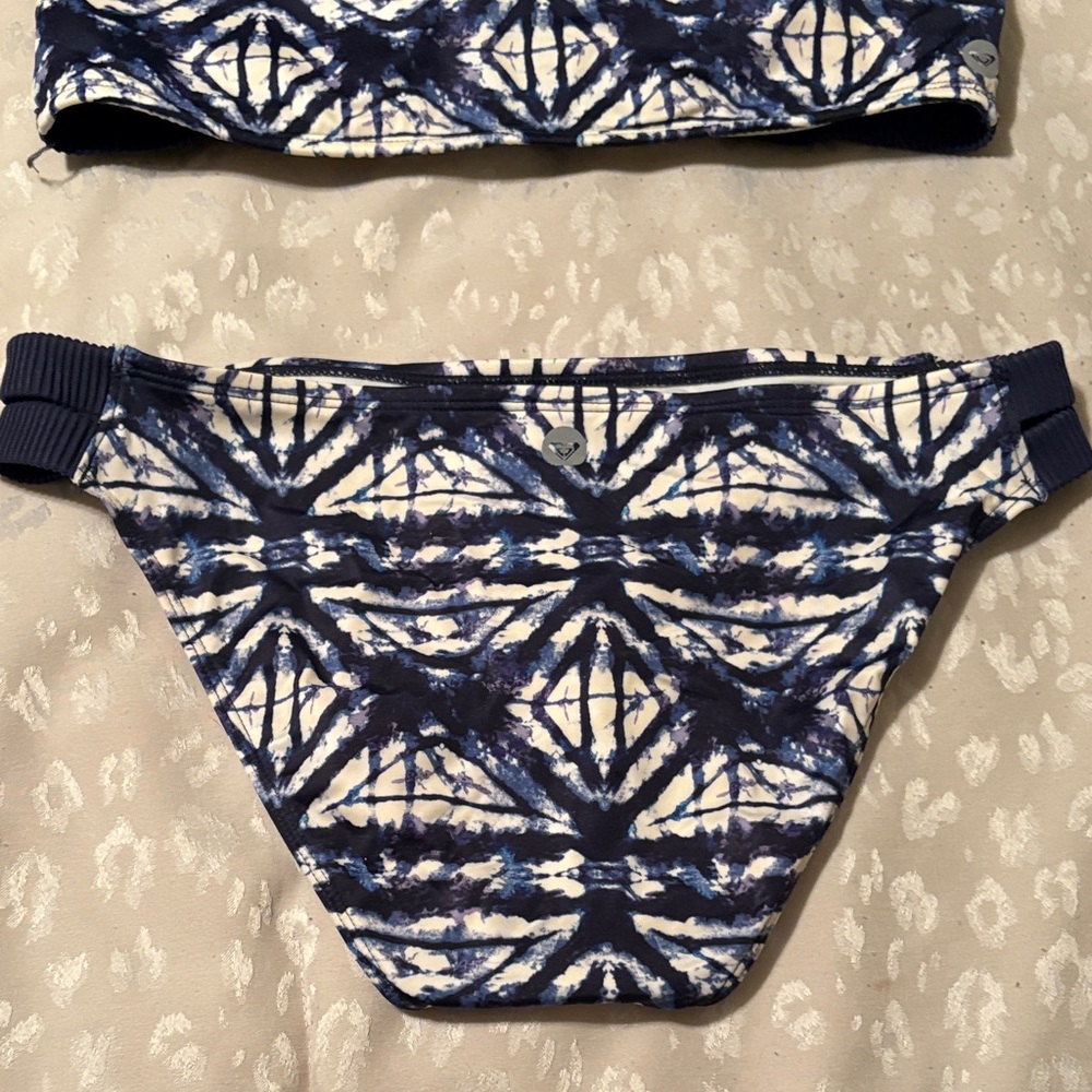 Roxy Navy and White Patterned Bikini - Picture 3 of 5